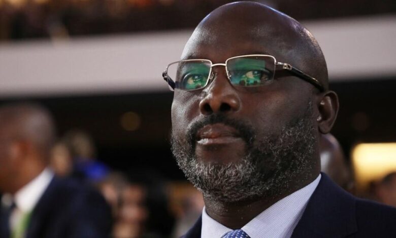 Présidentielle au Libéria: après sa défaite, George Weah se résigne et félicite son adversaire