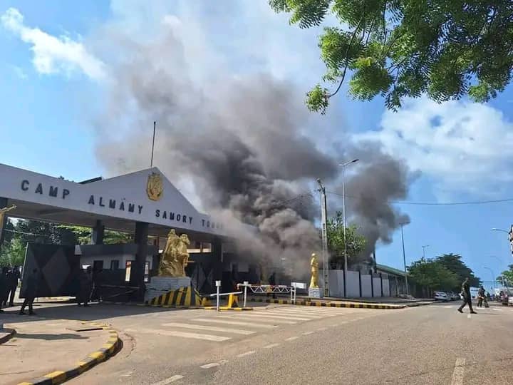 Une partie du bataillon du camp Almamy Samory Touré touchée par un incendie: les précisons du chef de corps du bataillon du QG