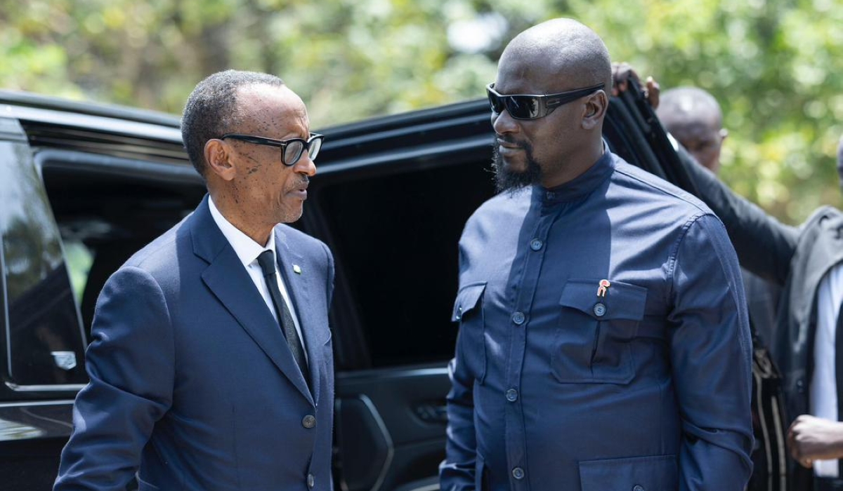 Diplomatie : le Général Mamadi Doumbouya est en séjour au Rwanda, chez Paul Kagame