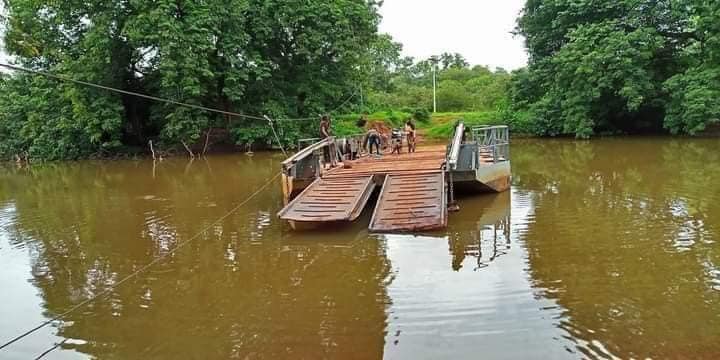 Le Bac de Gadha Woundou (Koubia) noyé: la Sous-préfecture coupée des autres localités de Koubia, des vies seraient en danger