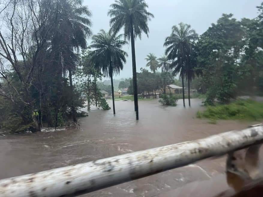 Risque d’inondation: interruption momentanée de la circulation sur l’axe routier Coyah-Kindia (gouvernement)