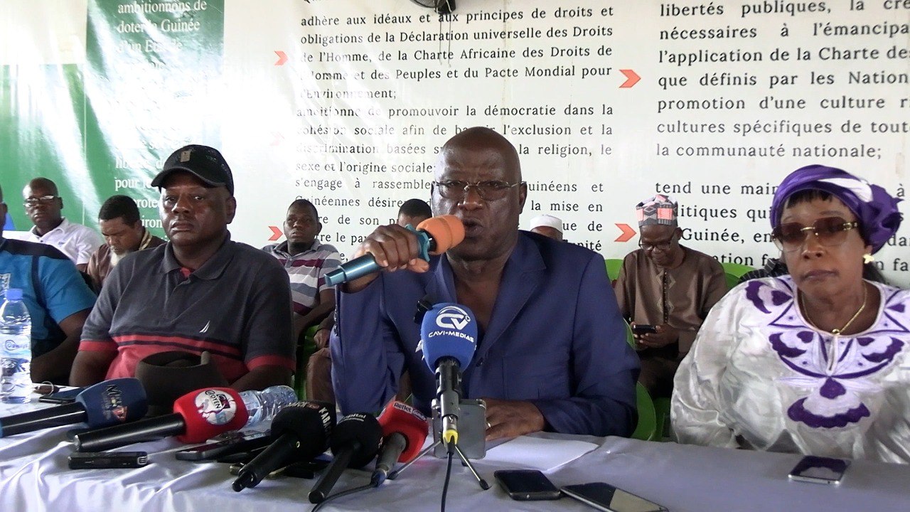 Mobilisations pour accueillir Doumbouya: «c’est le seul pays en Afrique où lorsque le Président se déplace, on mobilise toute la jeunesse»