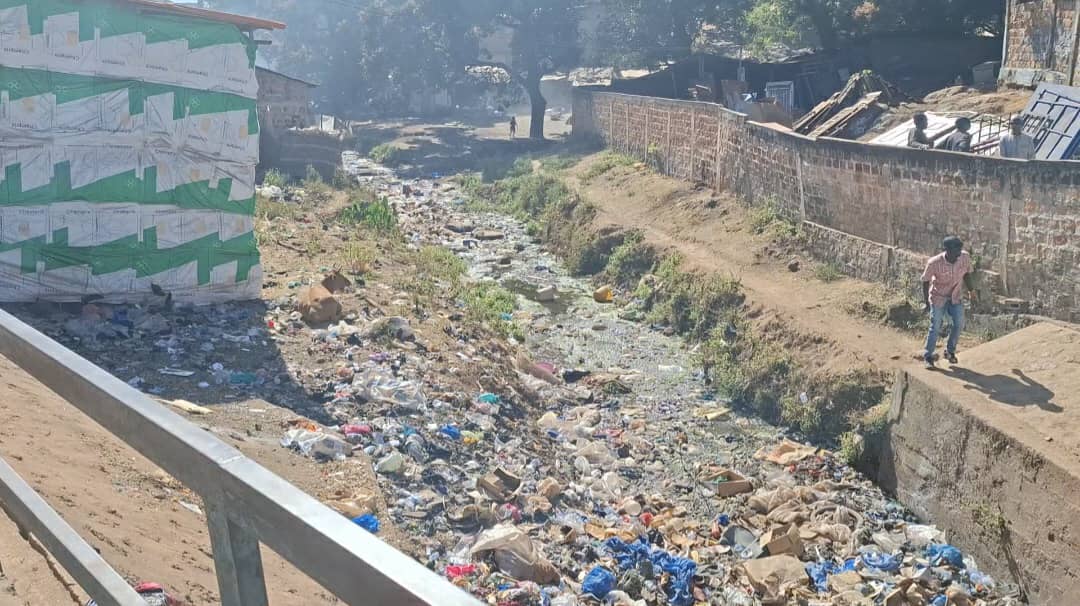 Labé : la disparition progressive des cours d’eau remplacés par les ordures