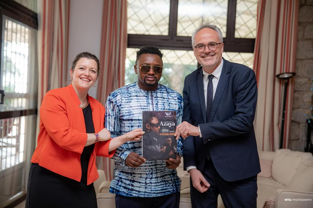 L’ambassade de France en Guinée justifie le retrait de son soutien à Azaya après la publication d’images par son épouse