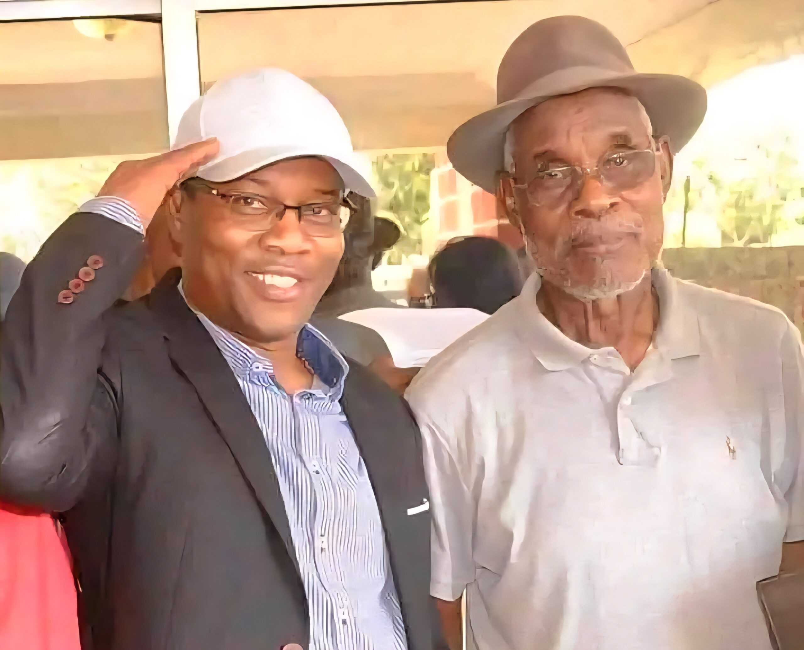 UFDG-Le père d’Ousmane Gaoual rejette son remplacement : « cette mise à l’écart brutale s’inscrit dans une longue série d’exclusions… » UFDG-Le père d’Ousmane Gaoual rejette son remplacement : « cette mise à l’écart brutale s’inscrit dans une longue série d’exclusions… »