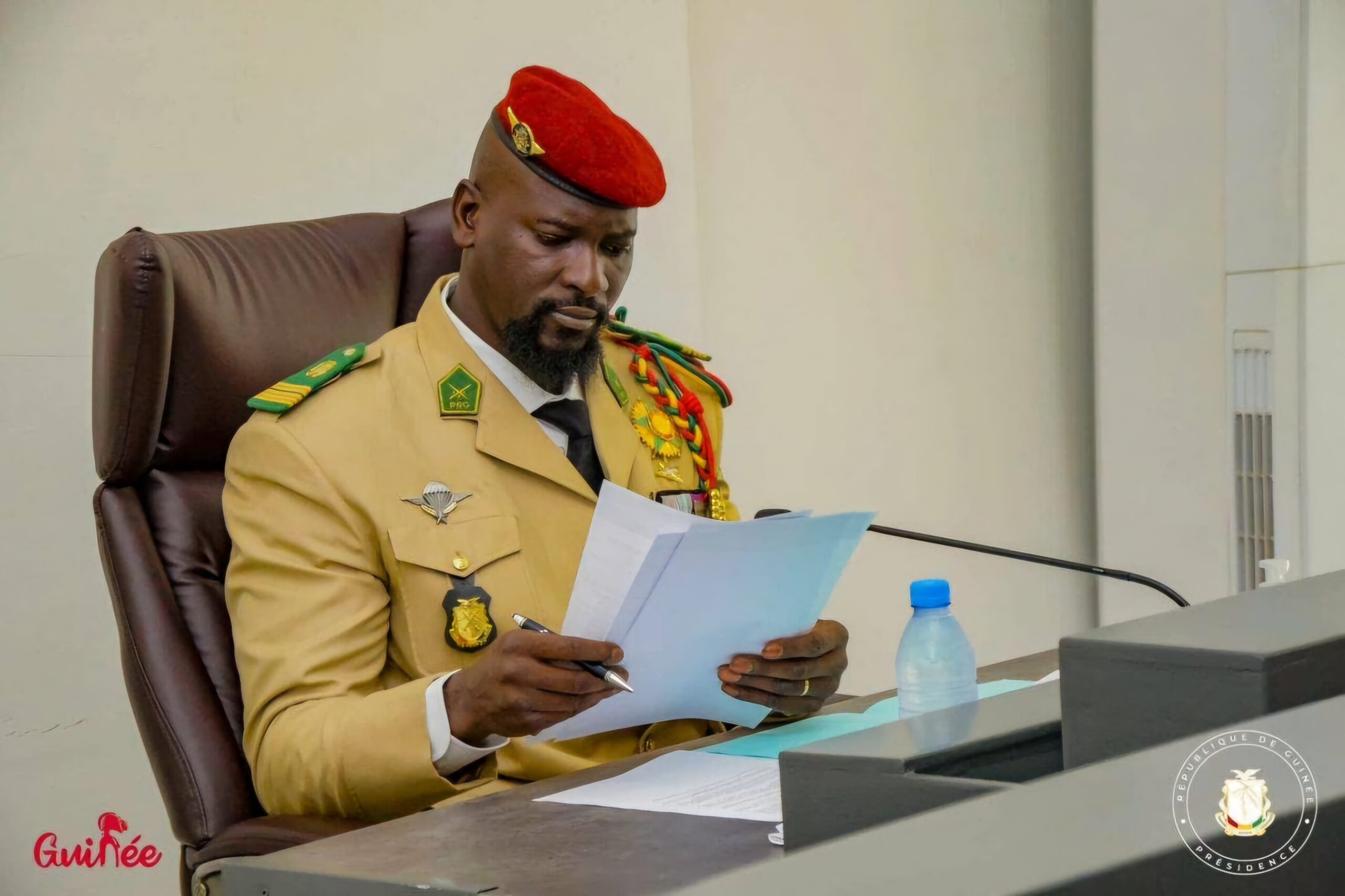 Guinée : la structure du gouvernement change, de nouveaux départements ministériel créés (décret) Guinée : la structure du gouvernement change, de nouveaux départements ministériel créés (décret)