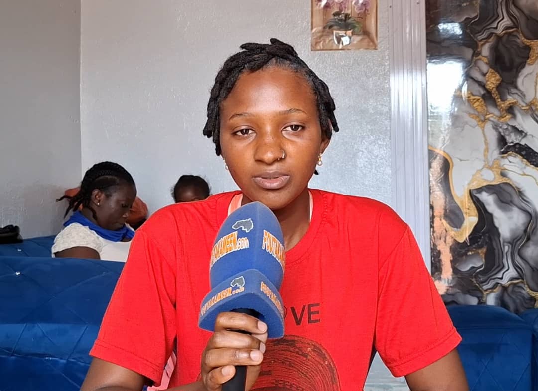 A Labé, les tresses appelées locks séduisent femmes et jeunes filles : (…) les tresses classiques provoquent souvent des maux de tête »