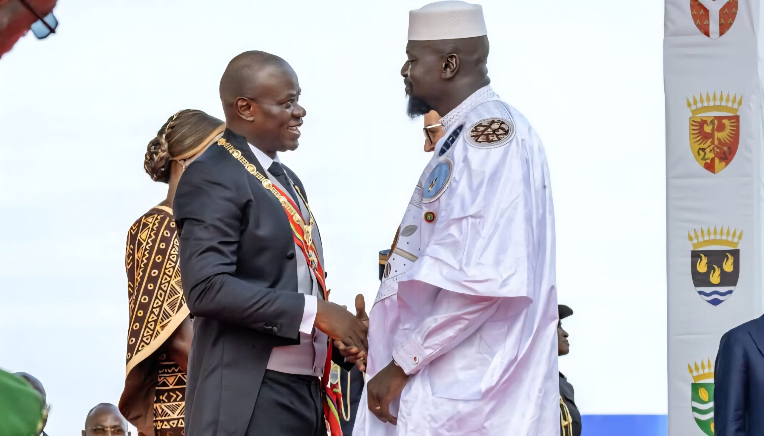 Référendum en Guinée : le président du Gabon félicite son homologue guinéen pour la victoire du « OUI » Référendum en Guinée : le président du Gabon félicite son homologue guinéen pour la victoire du « OUI »
