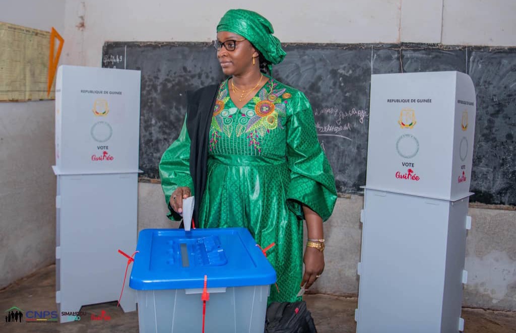 Générale Aminata Diallo après avoir voté : « je suis très satisfaite du déroulement du scrutin »