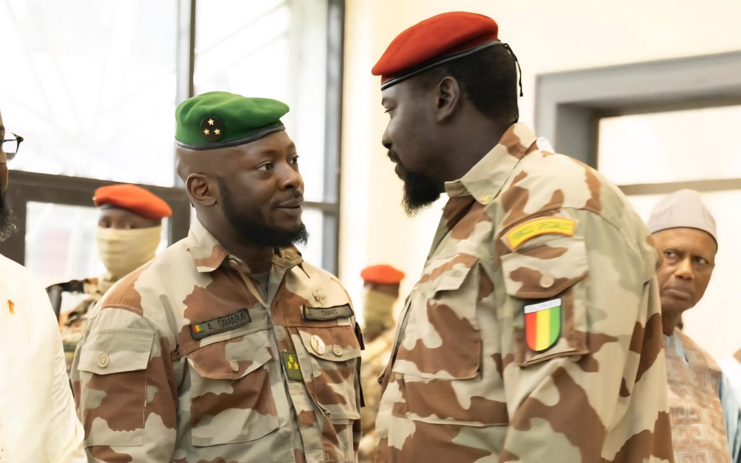 Urgent – Guinée : la nouvelle Constitution promulguée, la date de l’élection présidentielle fixée Urgent – Guinée : la nouvelle Constitution promulguée, la date de l’élection présidentielle fixée