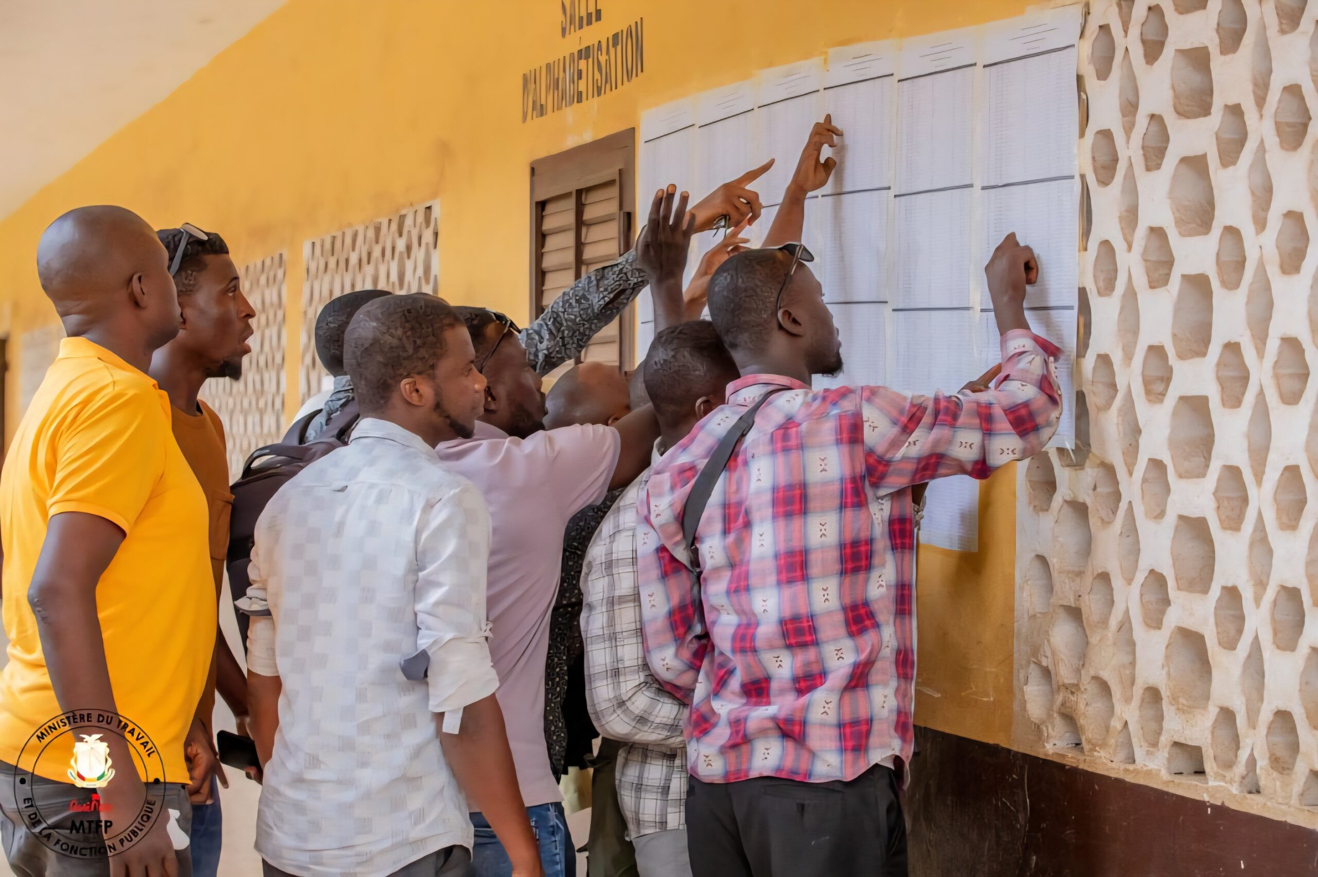 Guinée – Concours d’accès à la fonction publique : les fonctionnaires stagiaires officiellement titularisés