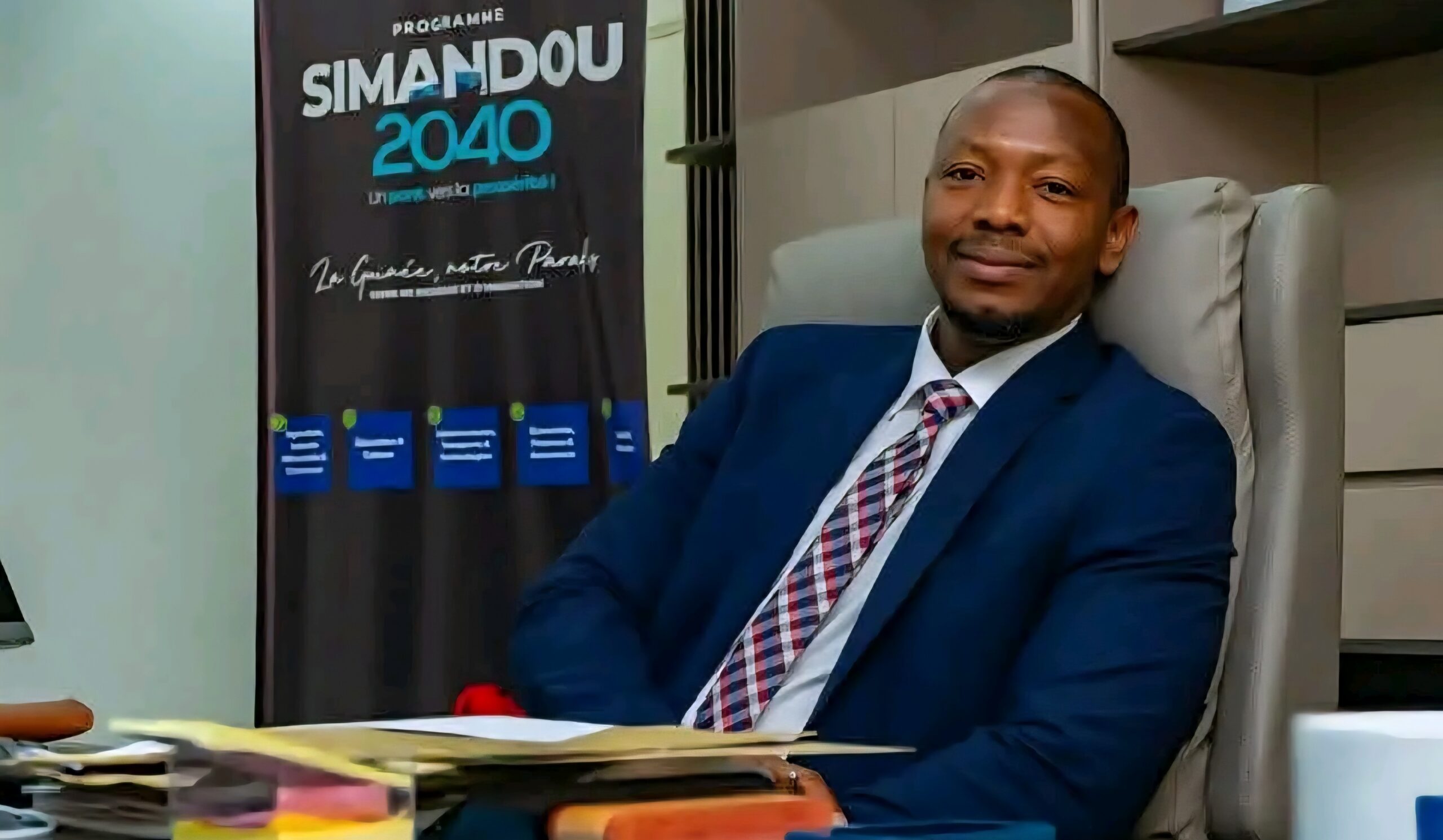 Limogeage de Mamadou Angelo Diallo pour « faute lourde » : la Présidence rétropédale et promet sa réhabilitation Limogeage de Mamadou Angelo Diallo pour « faute lourde » : la Présidence rétropédale et promet sa réhabilitation