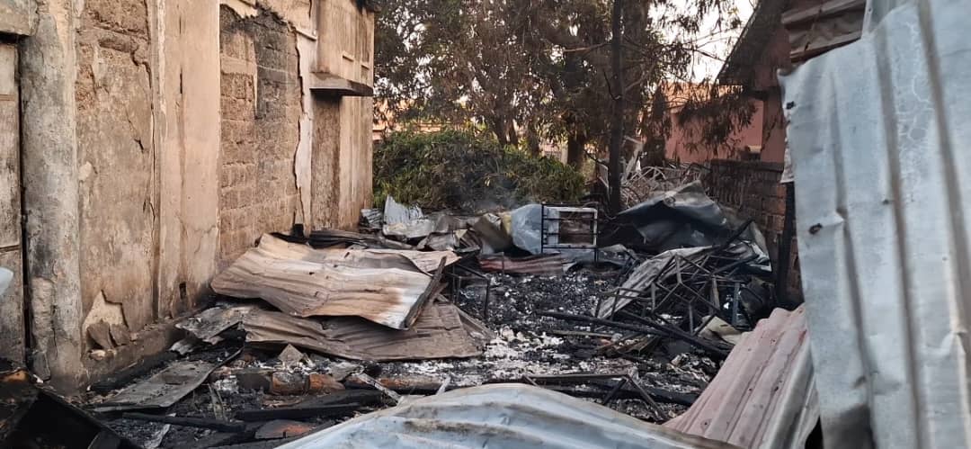 Labé : un incendie dans un chicha lounge se propage à une clinique, aucune victime humaine signalée