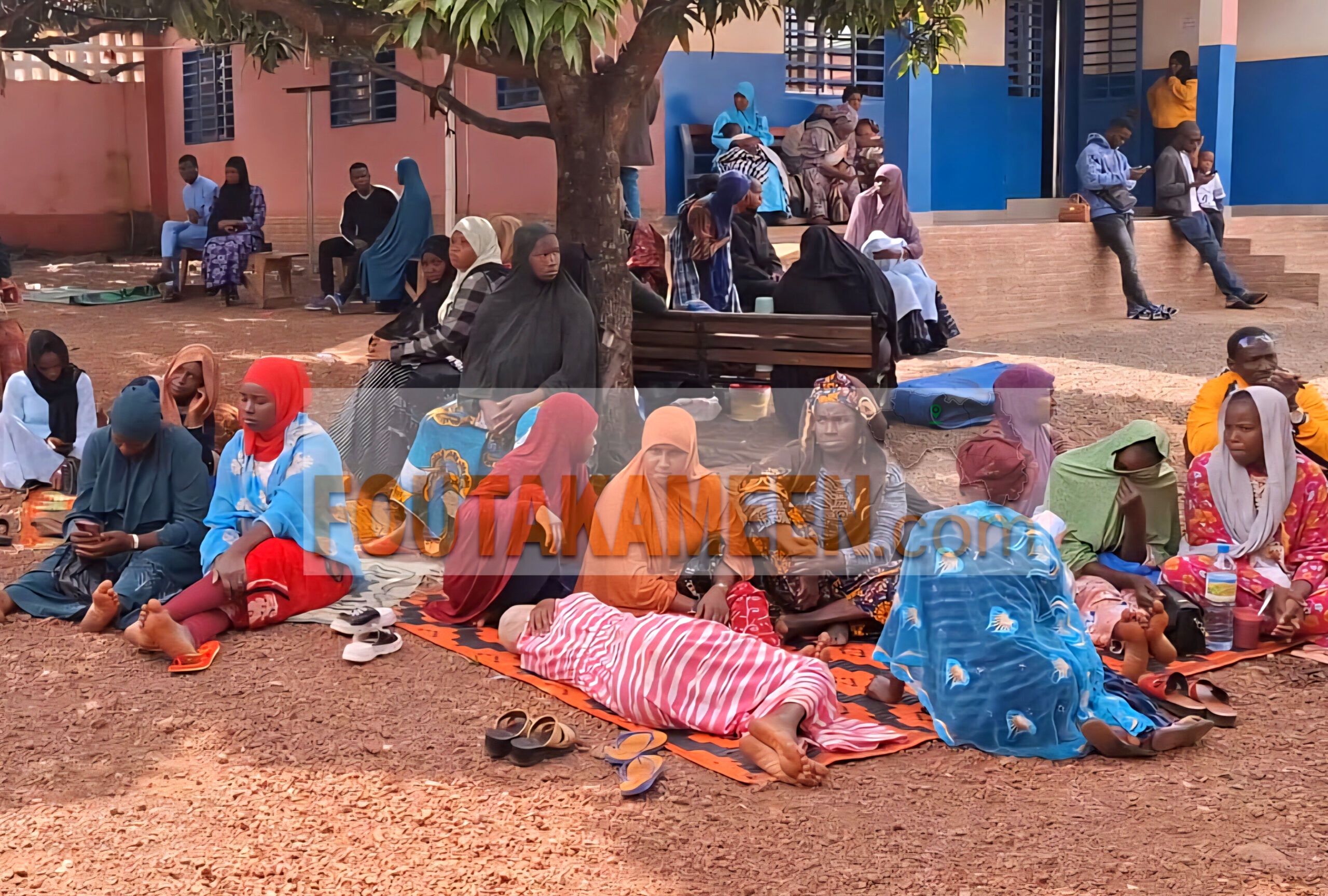 Accouchements à domicile : entre croyance aux matrones, peur de l’hôpital et pauvreté, des vies en danger